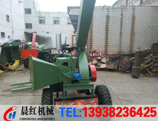 大型移動式木材削片機